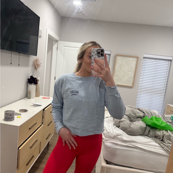 Brandy Melville malibu long sleeve - Picture 8 of 9